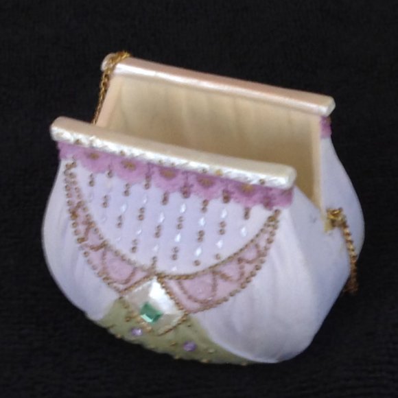 3 Beautiful Miniatures - 2 Hats & a Purse - Picture 3 of 5